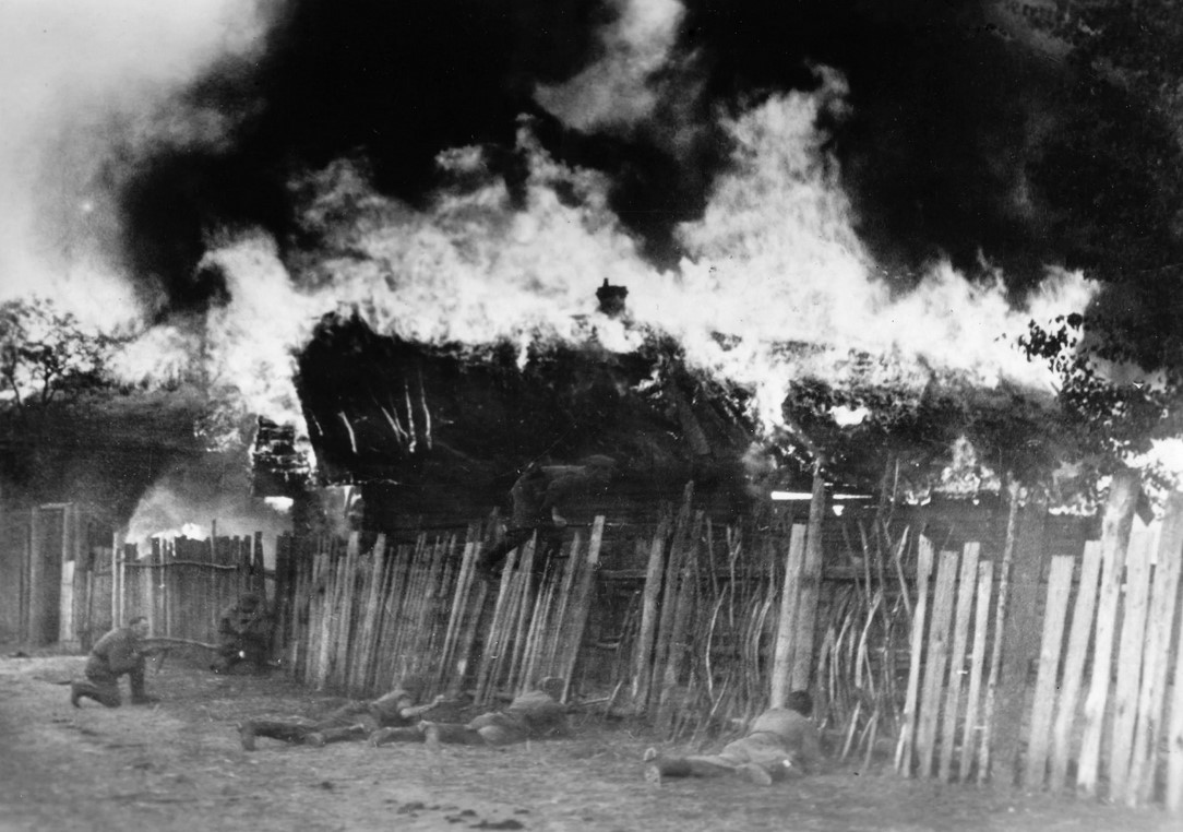 Пожар сарая с людьми в Хатыне фото 23 марта 1943